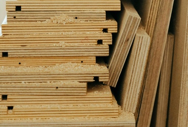 Kā saplāksnis un OSB palīdz ietaupīt būvniecībā, nezaudējot kvalitāti